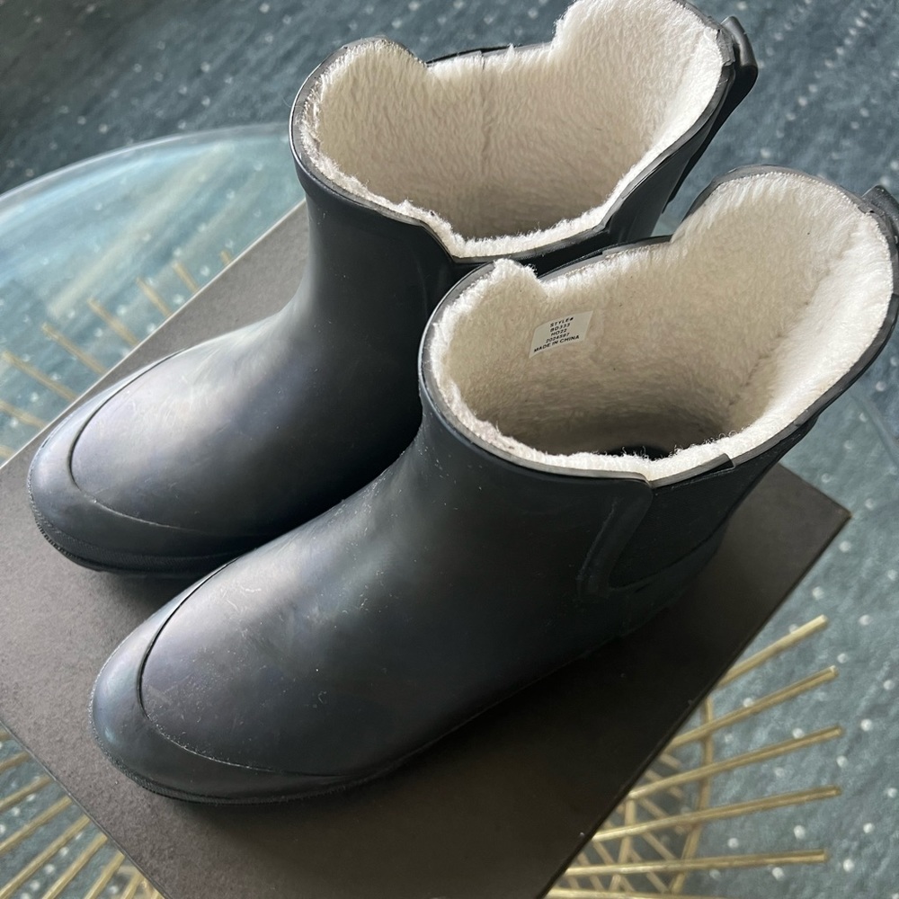 J. Crew Sherpa lined Chelsea rain boots